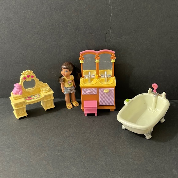 DOLLHOUSE FURNITURE BATHROOM  AND VANITY SET - Picture 1 of 14